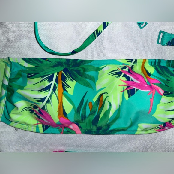 NWOT Tropical print bikini top - Picture 2 of 4